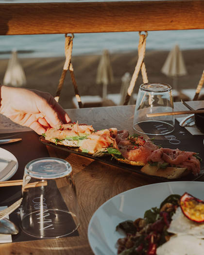 MAMBO BEACH RESTAURANT 9